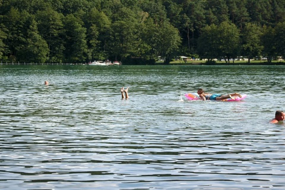 Badestelle am Stein, Badespaß, Foto: Amt Joachimsthal (Schorfheide), Lizenz: Amt Joachimsthal (Schorfheide)